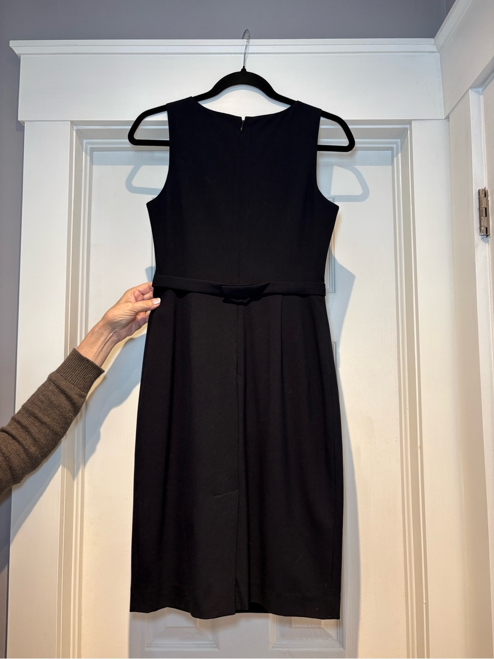 Tahari Navy Blue Sleeveless Sheath Dress - Picture 9 of 12